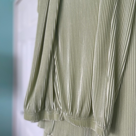 Yellow Green Two Piece Slouchy Set - Picture 5 of 7